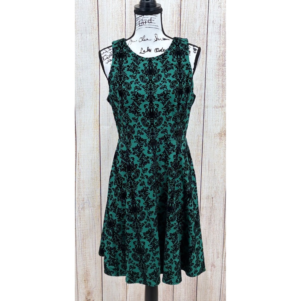 Anthropologie Skies Are Blue Fit Flare Dress Size‎ Medium Green Black Velvet NWT